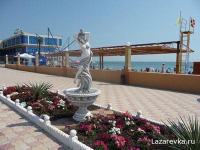 Пляж Барселона в Лазаревском