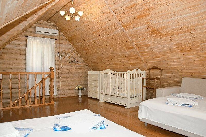 Изба Де Люкс в Солониках